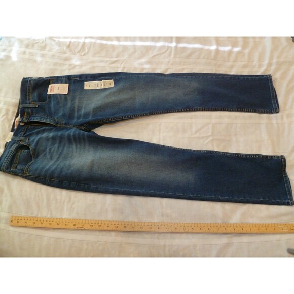 Levi Signature Jeans NWT Womens 28x30 Slim - Picture 1 of 7